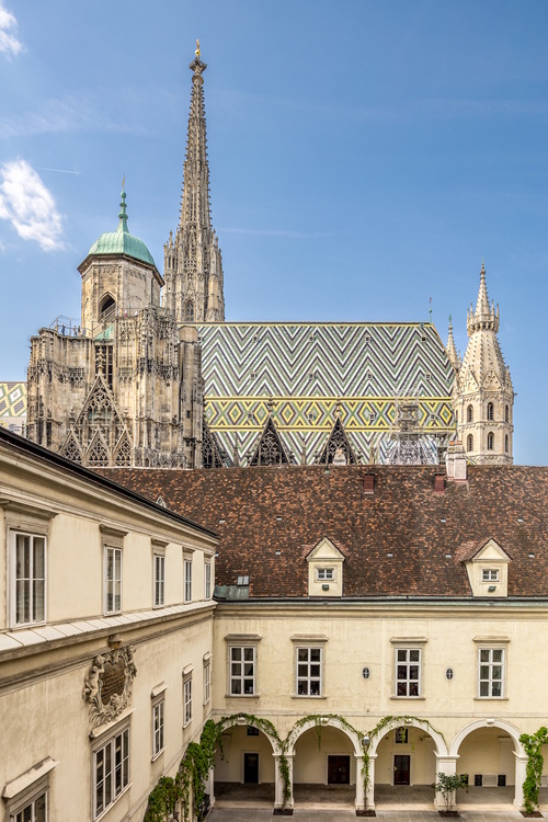 Blick vom Erzbischöflichen Palais auf den Stephansdom / Erzdiözese Wien/ Schönlaub Blick vom Erzbischöflichen Palais auf den Stephansdom