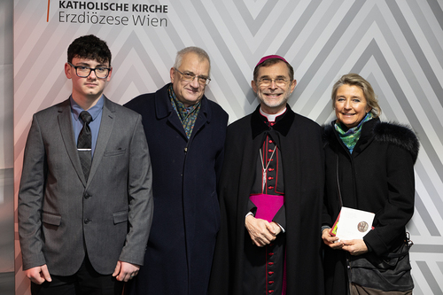 Gratulationsschlange / Erzdiözese Wien/ Schönlaub, Stephan Schönlaub