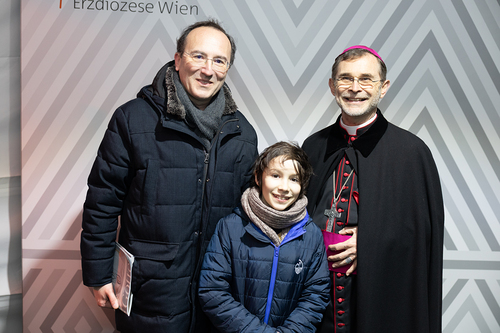 Gratulationsschlange / Erzdiözese Wien/ Schönlaub, Stephan Schönlaub