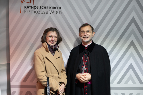 Gratulationsschlange / Erzdiözese Wien/ Schönlaub, Stephan Schönlaub
